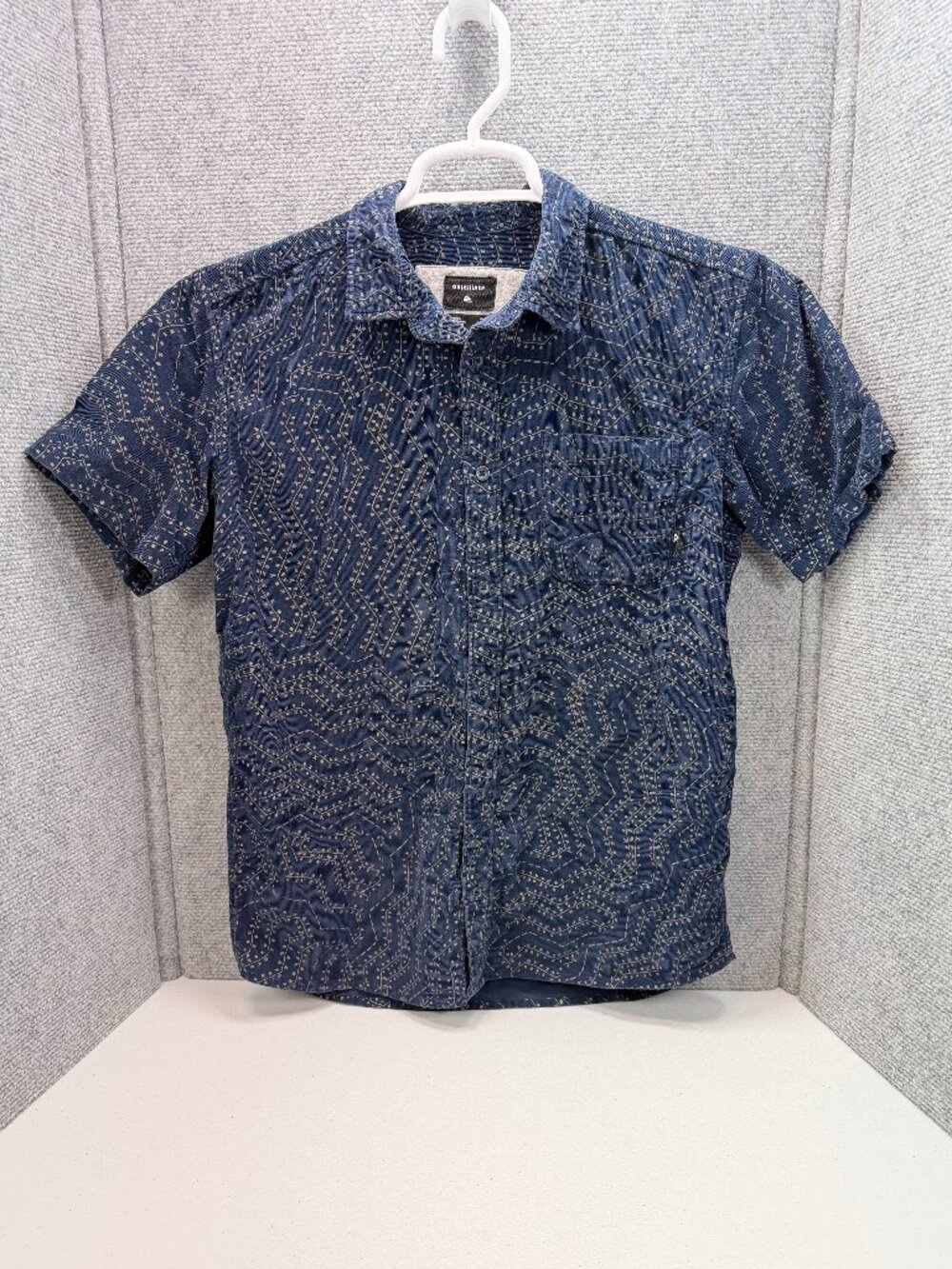 Quiksilver Boys XL 16 Blue Corduroy Geometric Short Sleeve Button Down Shirt